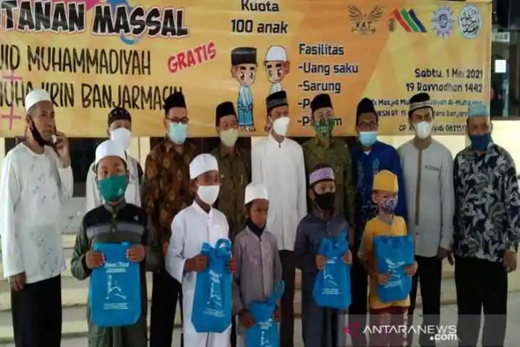 550 Anak Ikuti Sunatan Massal Masjid Al Muhajirin