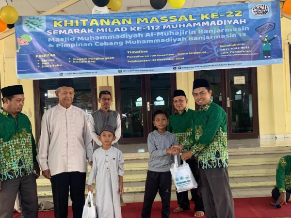 Khitanan Massal ke-22 Warnai Milad Muhammadiyah di Masjid Al-Muhajirin