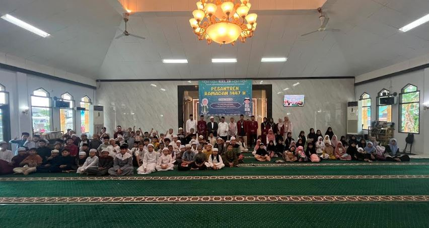 Sinergi Masjid dan IMM Bina 126 Pelajar Banjarmasin